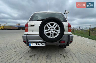 Внедорожник / Кроссовер Toyota RAV4 2002 в 