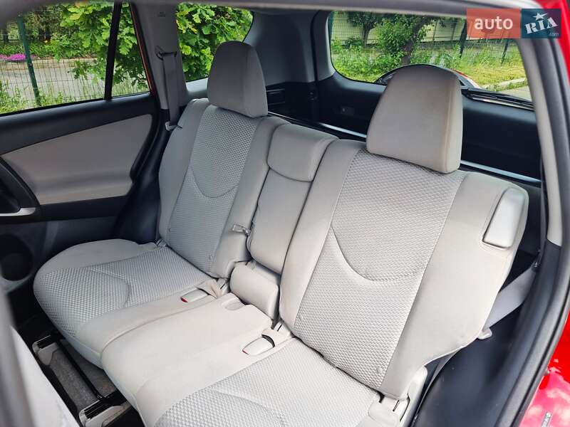 Позашляховик / Кросовер Toyota RAV4 2012 в Хмельницькому