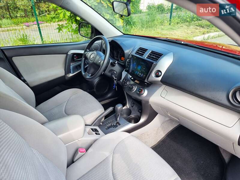 Позашляховик / Кросовер Toyota RAV4 2012 в Хмельницькому