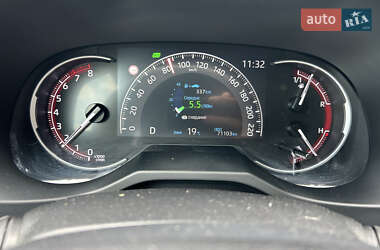 Внедорожник / Кроссовер Toyota RAV4 2022 в 