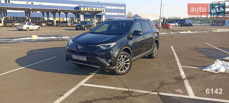 Позашляховик / Кросовер Toyota RAV4 2017 в Києві