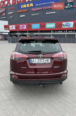 Внедорожник / Кроссовер Toyota RAV4 2017 в 