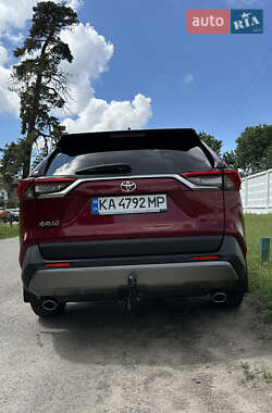 Позашляховик / Кросовер Toyota RAV4 2019 в 