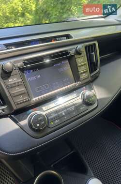 Внедорожник / Кроссовер Toyota RAV4 2013 в 