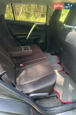 Внедорожник / Кроссовер Toyota RAV4 2013 в 