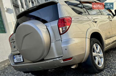 Позашляховик / Кросовер Toyota RAV4 2007 в 