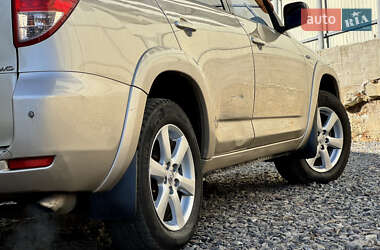Позашляховик / Кросовер Toyota RAV4 2007 в 