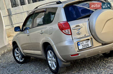 Позашляховик / Кросовер Toyota RAV4 2007 в 