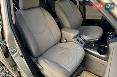 Позашляховик / Кросовер Toyota RAV4 2007 в 
