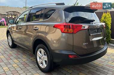 Позашляховик / Кросовер Toyota RAV4 2013 в 