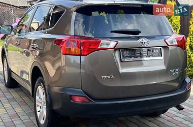 Позашляховик / Кросовер Toyota RAV4 2013 в 