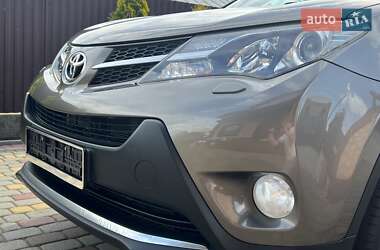 Позашляховик / Кросовер Toyota RAV4 2013 в 