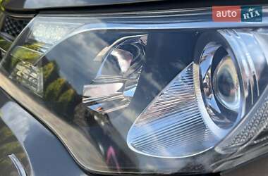 Позашляховик / Кросовер Toyota RAV4 2013 в 