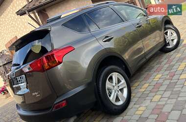 Позашляховик / Кросовер Toyota RAV4 2013 в 