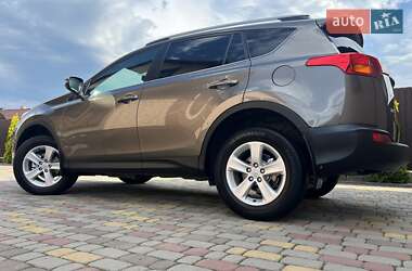 Позашляховик / Кросовер Toyota RAV4 2013 в 
