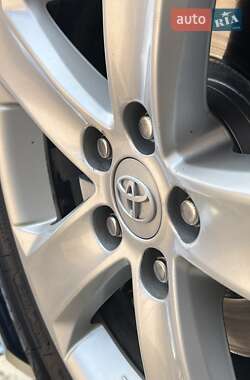 Позашляховик / Кросовер Toyota RAV4 2013 в 