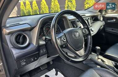 Позашляховик / Кросовер Toyota RAV4 2013 в 
