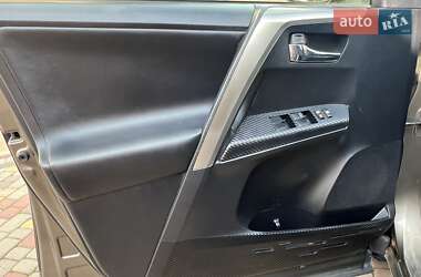 Позашляховик / Кросовер Toyota RAV4 2013 в 