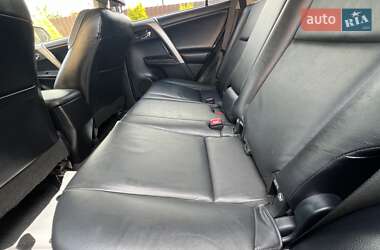 Позашляховик / Кросовер Toyota RAV4 2013 в 
