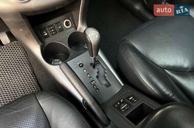 Внедорожник / Кроссовер Toyota RAV4 2008 в 
