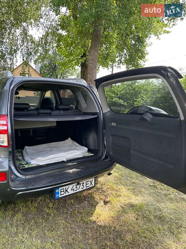 Позашляховик / Кросовер Toyota RAV4 2009 в Рівному