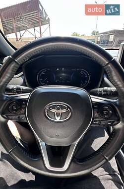 Внедорожник / Кроссовер Toyota RAV4 2021 в 