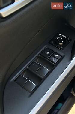 Внедорожник / Кроссовер Toyota RAV4 2021 в 