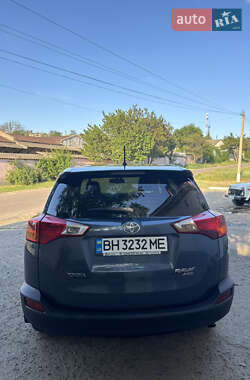 Внедорожник / Кроссовер Toyota RAV4 2013 в 