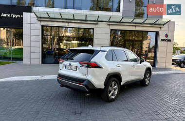 Внедорожник / Кроссовер Toyota RAV4 2019 в 
