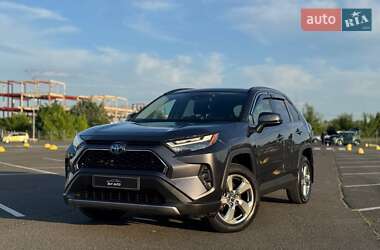 Внедорожник / Кроссовер Toyota RAV4 2021 в Киеве