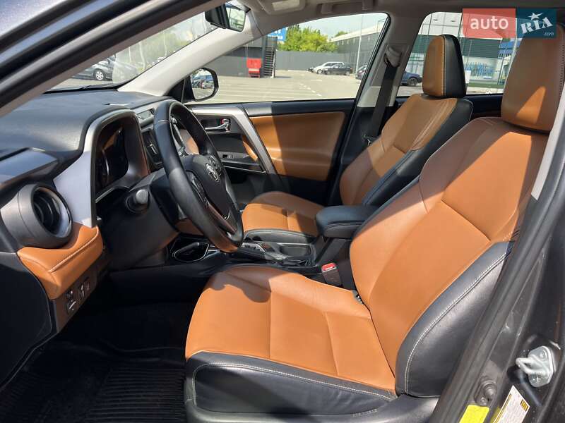 Внедорожник / Кроссовер Toyota RAV4 2017 в Киеве