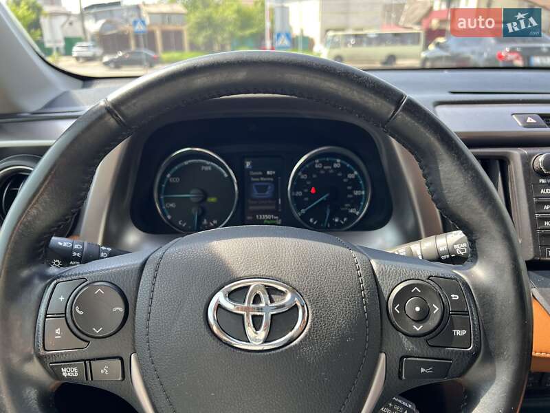 Внедорожник / Кроссовер Toyota RAV4 2017 в Киеве