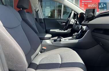 Внедорожник / Кроссовер Toyota RAV4 2023 в 