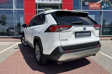 Внедорожник / Кроссовер Toyota RAV4 2023 в 