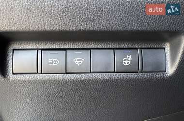Внедорожник / Кроссовер Toyota RAV4 2020 в 