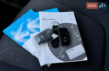 Внедорожник / Кроссовер Toyota RAV4 2020 в 