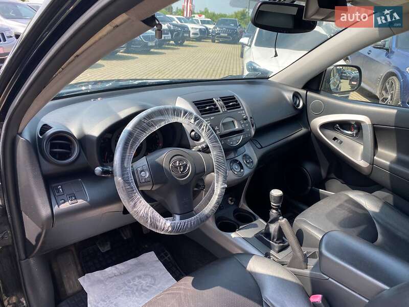Позашляховик / Кросовер Toyota RAV4 2008 в Львові