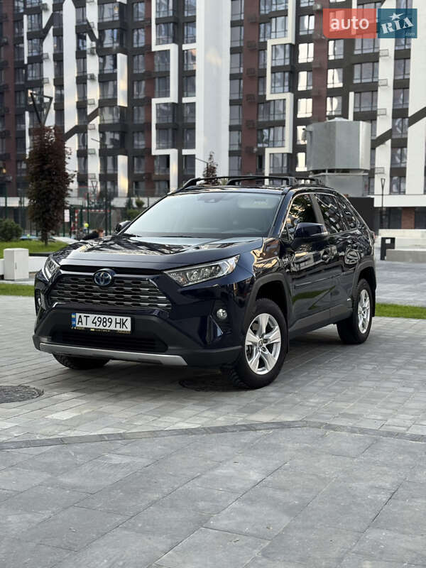 Внедорожник / Кроссовер Toyota RAV4 2021 в Ивано-Франковске