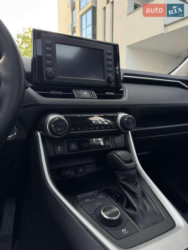 Внедорожник / Кроссовер Toyota RAV4 2021 в Ивано-Франковске