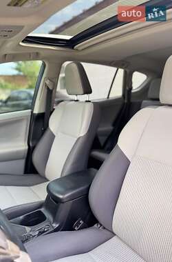 Внедорожник / Кроссовер Toyota RAV4 2013 в 