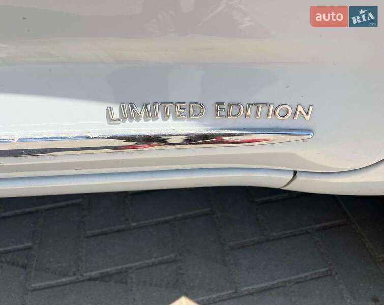 Внедорожник / Кроссовер Toyota RAV4 2012 в Киеве