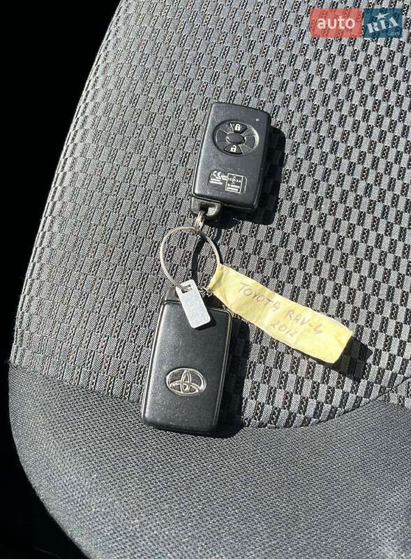 Внедорожник / Кроссовер Toyota RAV4 2012 в Киеве