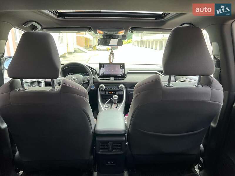 Позашляховик / Кросовер Toyota RAV4 2021 в Тернополі