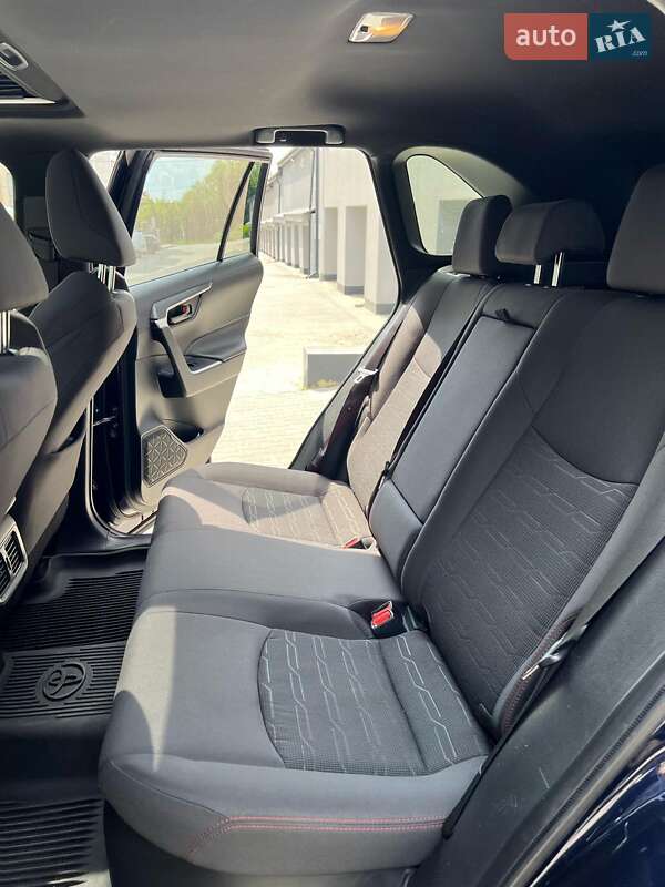 Позашляховик / Кросовер Toyota RAV4 2021 в Тернополі