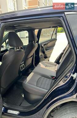 Позашляховик / Кросовер Toyota RAV4 2021 в Тернополі