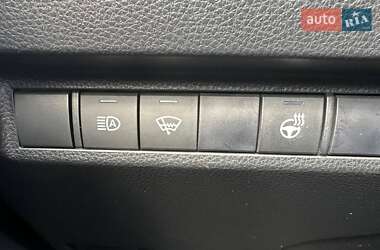 Внедорожник / Кроссовер Toyota RAV4 2021 в 