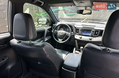 Позашляховик / Кросовер Toyota RAV4 2017 в 
