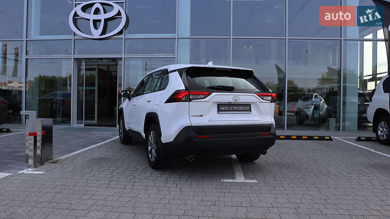 Внедорожник / Кроссовер Toyota RAV4 2019 в Ровно