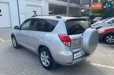 Позашляховик / Кросовер Toyota RAV4 2006 в 