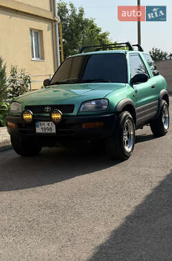 Внедорожник / Кроссовер Toyota RAV4 1997 в Херсоне